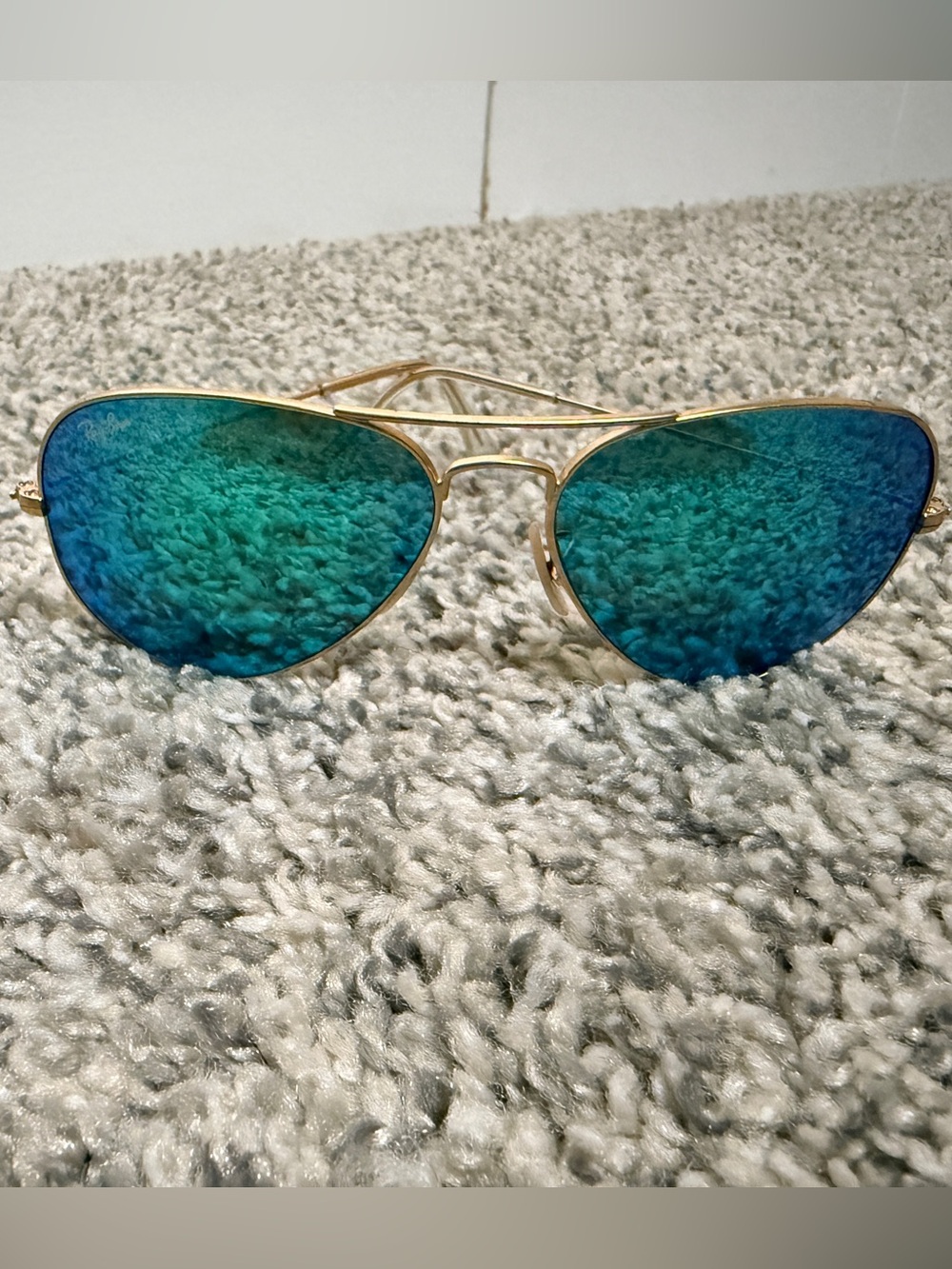 Ray-Ban Aviator Sunglasses with Green-Blue Mirrored Lenses - Picture 5 of 8